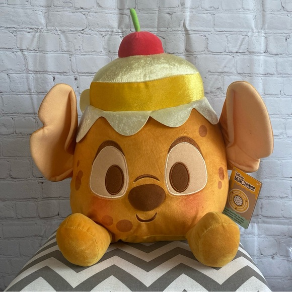 NWT Munchlings Disney 18” Pineapple Upside Down Cake Stitch - Picture 1 of 7